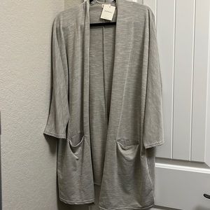 Cute one size fits all cardigan by DONNI! NWT